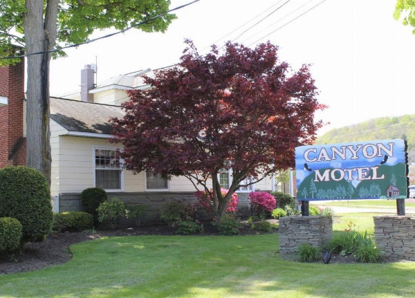 Canyon Motel image 11